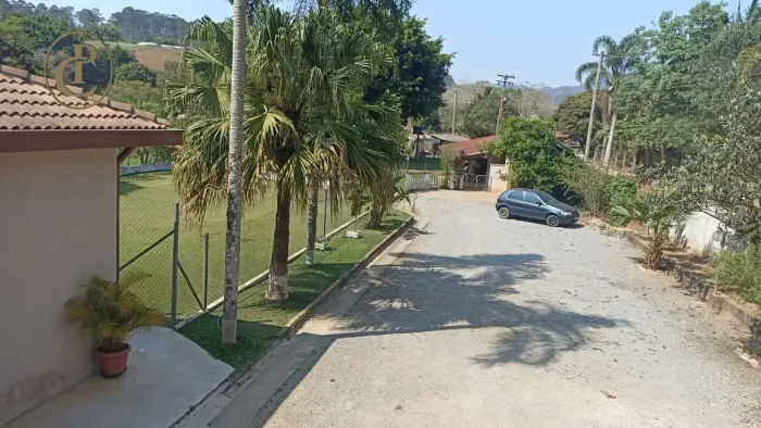 Chácara em Paraibuna.