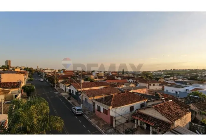 Casa Encantadora no Centro de Araxá - Oportunidade!