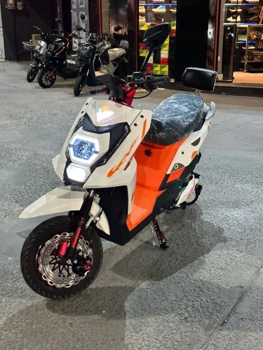 Scooter Elétrica Jet branca