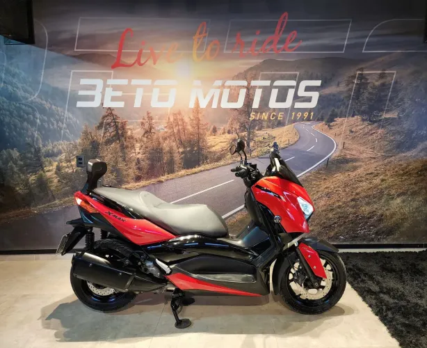 YAMAHA X MAX 250
