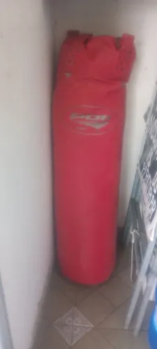 Academia (saco de boxe ?