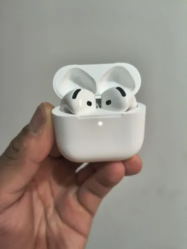 Airpods 4 com cancelamento de ruido original Apple 