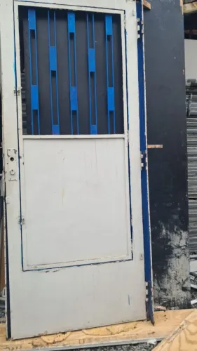 Porta de aço e chapa