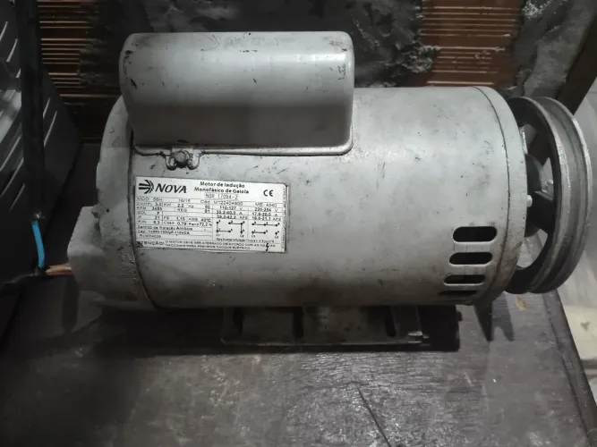 Motor de indução monofásico de gaiola