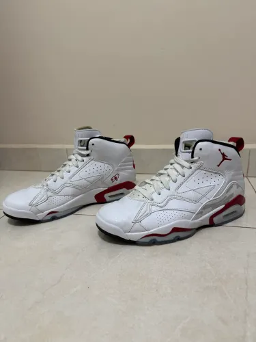 Tenis Jordan MVP Bulls Original Importado Vermelho e Branco 42,5