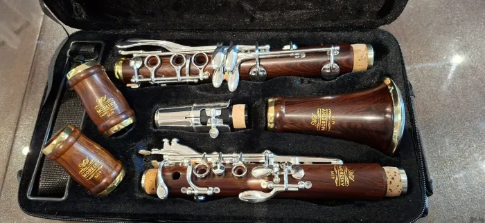 Clarinete Bb Moresky M19 em Madeira Maciça