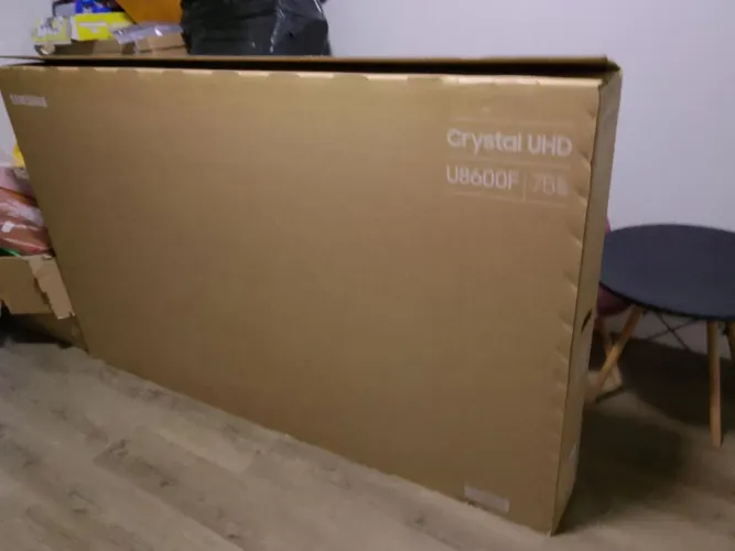 Caixa de tv de 75 polegadas
