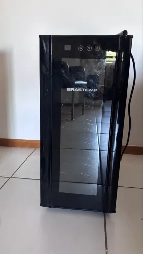 Adega Brastemp 12 Garrafas com Painel Touch - Para Conserto