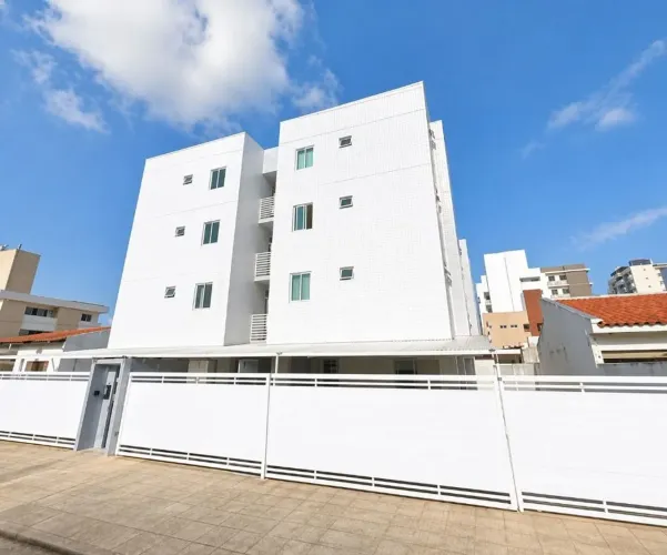 Apartamento 68 m² no Bessa com 2 quartos, suíte, varanda, 2 vagas e excelente localização