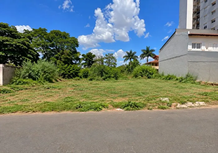 Área para alugar, 585 m² por R$ 580,00/mês - Vila Rosa - Goiânia/GO