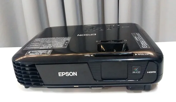 Projetor de Vídeo EPSON S31+ PARA AMBIENTE ILUMINADO PROFISSIONAL 