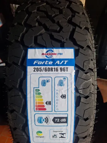Pneu 205 60 16 letras brancas A/T.