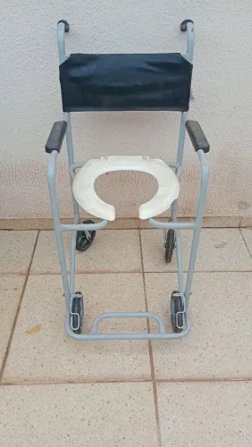 Cadeira de Rodas para Banho