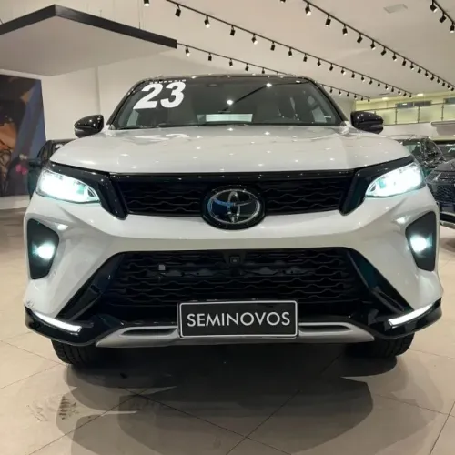 Toyota Hilux SW4 Diamond 2.8 TB 4X4 Die. Aut. 2023