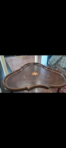 Rara mesinha de Canto em Marchetaria belíssima peça