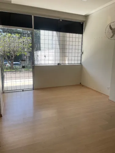 Sala comercial zona 04.