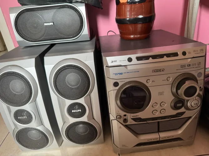 Aparelho de som Philips com 6 caixas usado