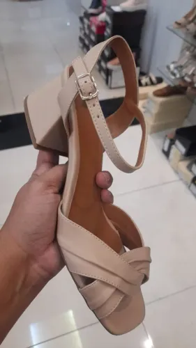 Sandalia (Tamanho 40)