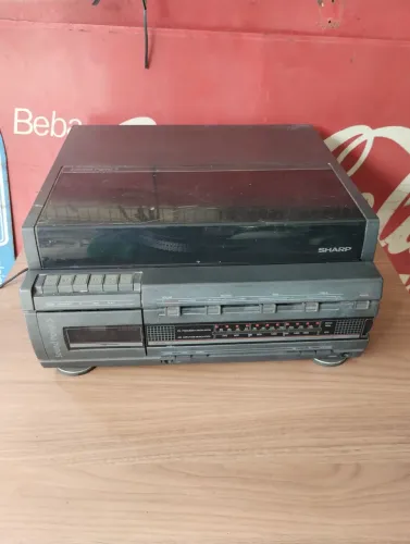 Rádio toca fita e disco Sharp ( para retirar peças)