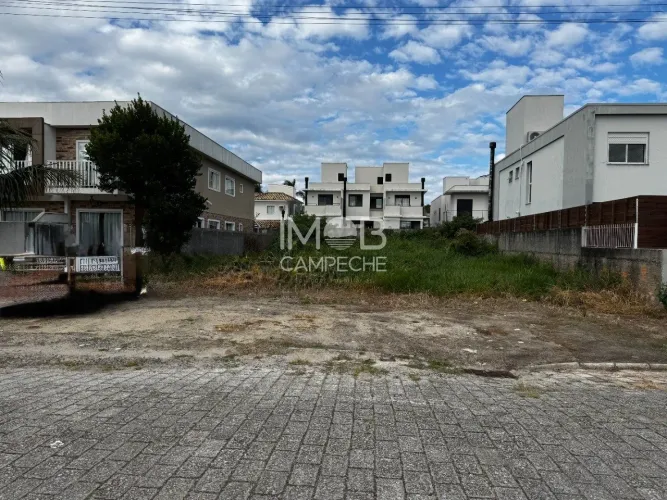 Terreno com 450m² em Loteamento no Campeche - Florianópolis/SC