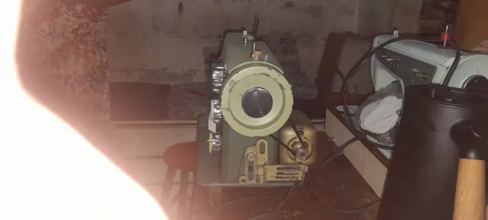 Vendo máquina de costura vigorelli robot 
