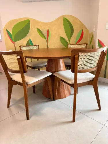 Mesa de 1,30m com 4 cadeiras