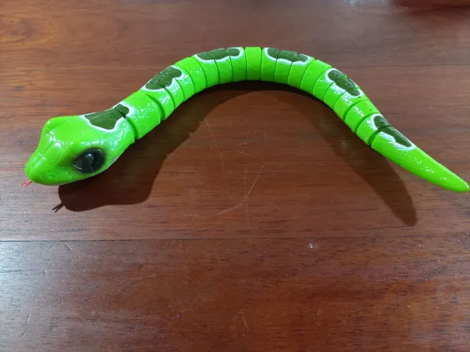 Brinquedo robótico Robo Alive Cobra 