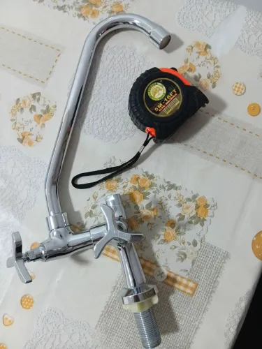 Torneira e trena