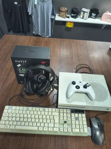 xbox one s com acessórios gamer
