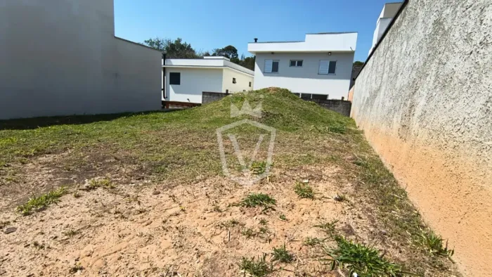 Terreno á venda no Residencial dos Ipês - Jundiai/SP.