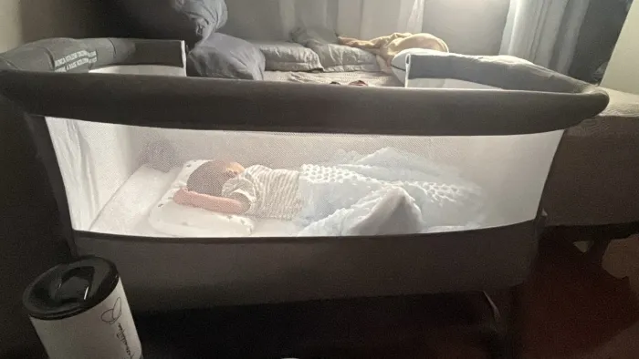 Berço portátil lindo novo 