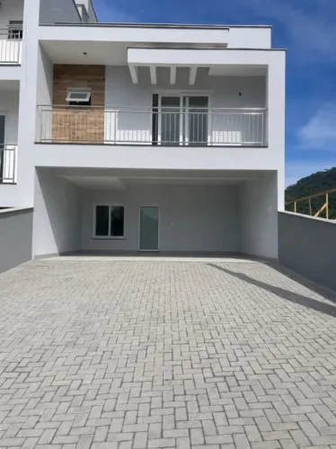 Casa Residencial com 3 quartos para alugar por R$ 4400.00, 109.00 m2 - BARRA DO RIO CERRO 