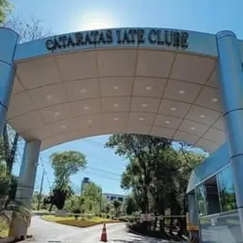 Sobrado no Condomínio do Cataratas Iate Club (Foz do Iguaçu-PR)