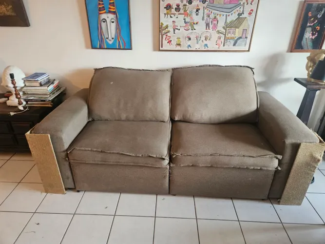 Sofá-cama 2 metros e 30cm, seminovo