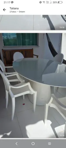 Mesa de vidro com 6 cadeiras 