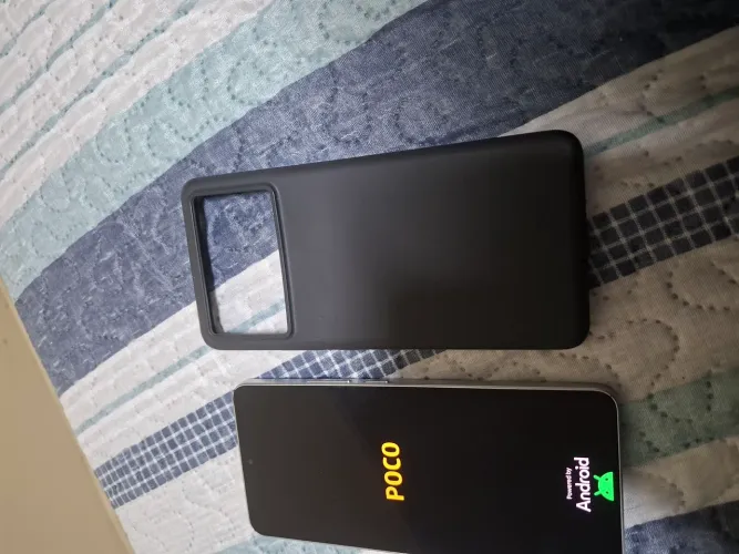 Poco x6 512g em perfeito estado funciona perfeitamente ideal para jogos acompanha caree