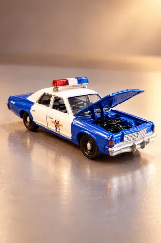 1977 Dodge Royal Monaco 1:64 Greenlight Sexta-feira 13 (Friday the 13th)