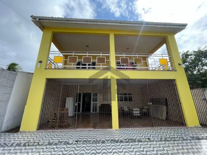 Casa Residencial ou Comercial de 550m² para alugar, com 5 quartos (3 suítes), localizada e