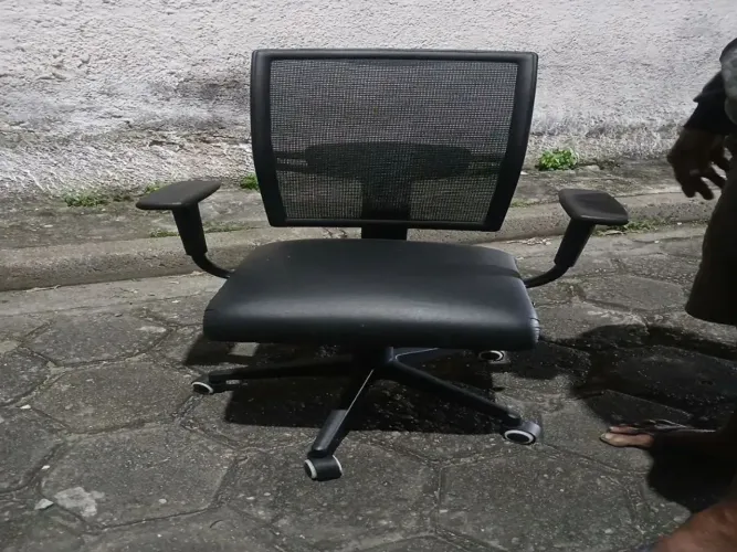 Cadeira de escritório com garantia.