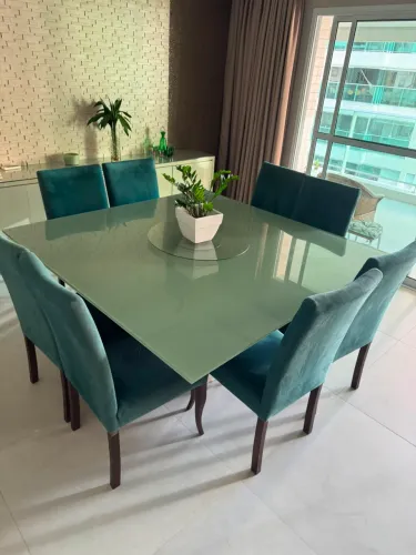 Mesa e oito cadeiras de luxo 