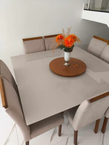 Vendo mesa 8 cadeiras 