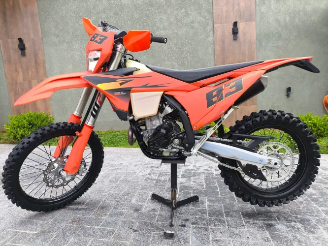 KTM EXC-F 250 2026 com 35 horas de uso 