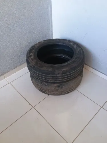 PNEUS