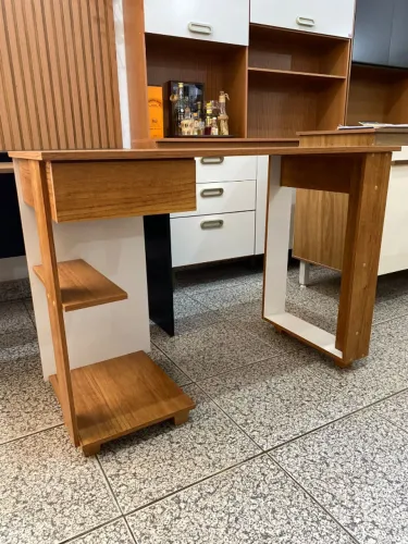 Mesa de Escritório Nova, Entrego 