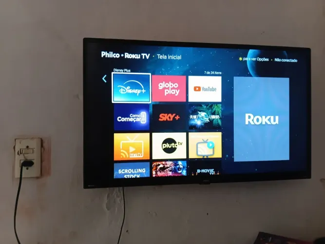 Tv philco roku 32 novinha com 2 meses de uso em perfeito estado