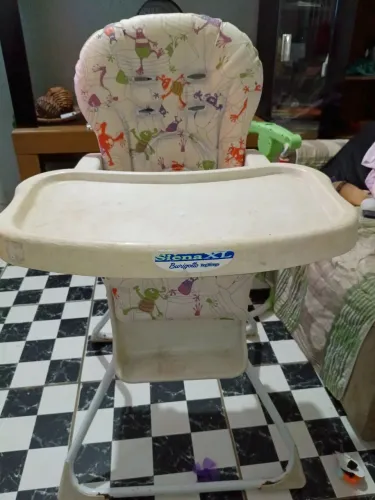 CADEIRINHA DE ALIMENTAÇÃO