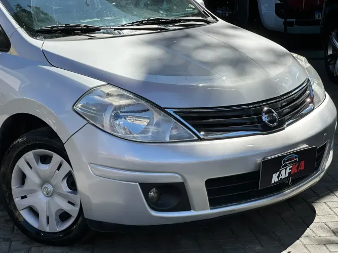 Nissan Tiida SL 1.8/1.8 Flex 16V Mec. 2011