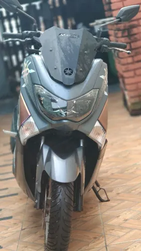 Yamaha Nmax 160 2017, bem cuidada, manutenção em dia, preço justo.