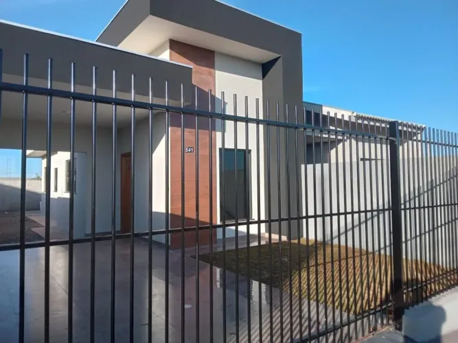 Casa à venda em Mandaguaçu, Jardim Tamagi, com 2 quartos, com 69 m²