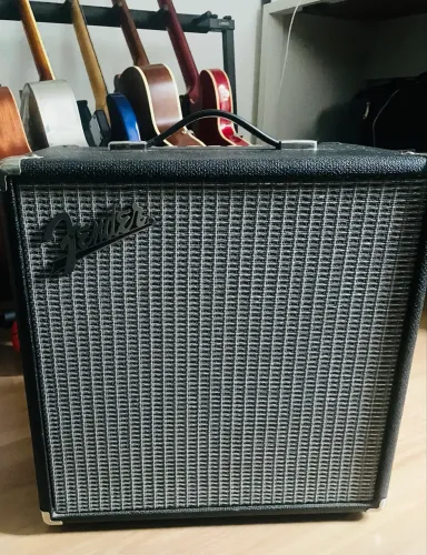 Amplificador de baixo Fender Rumble 40 v3